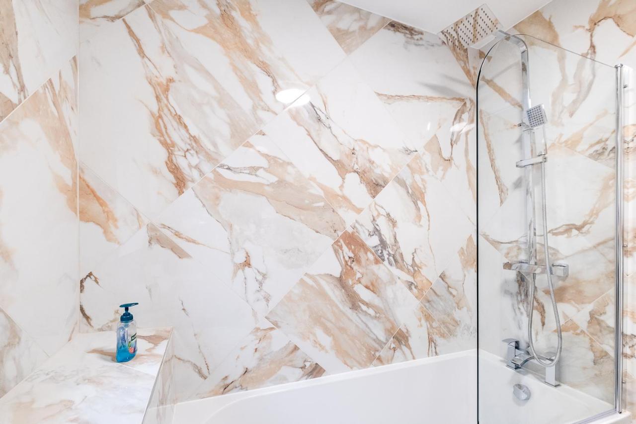Mk 2-Bedroom Contractor'S Gem, 5 Beds, Sleeps 6, Free Parking ミルトン・ケインズ エクステリア 写真