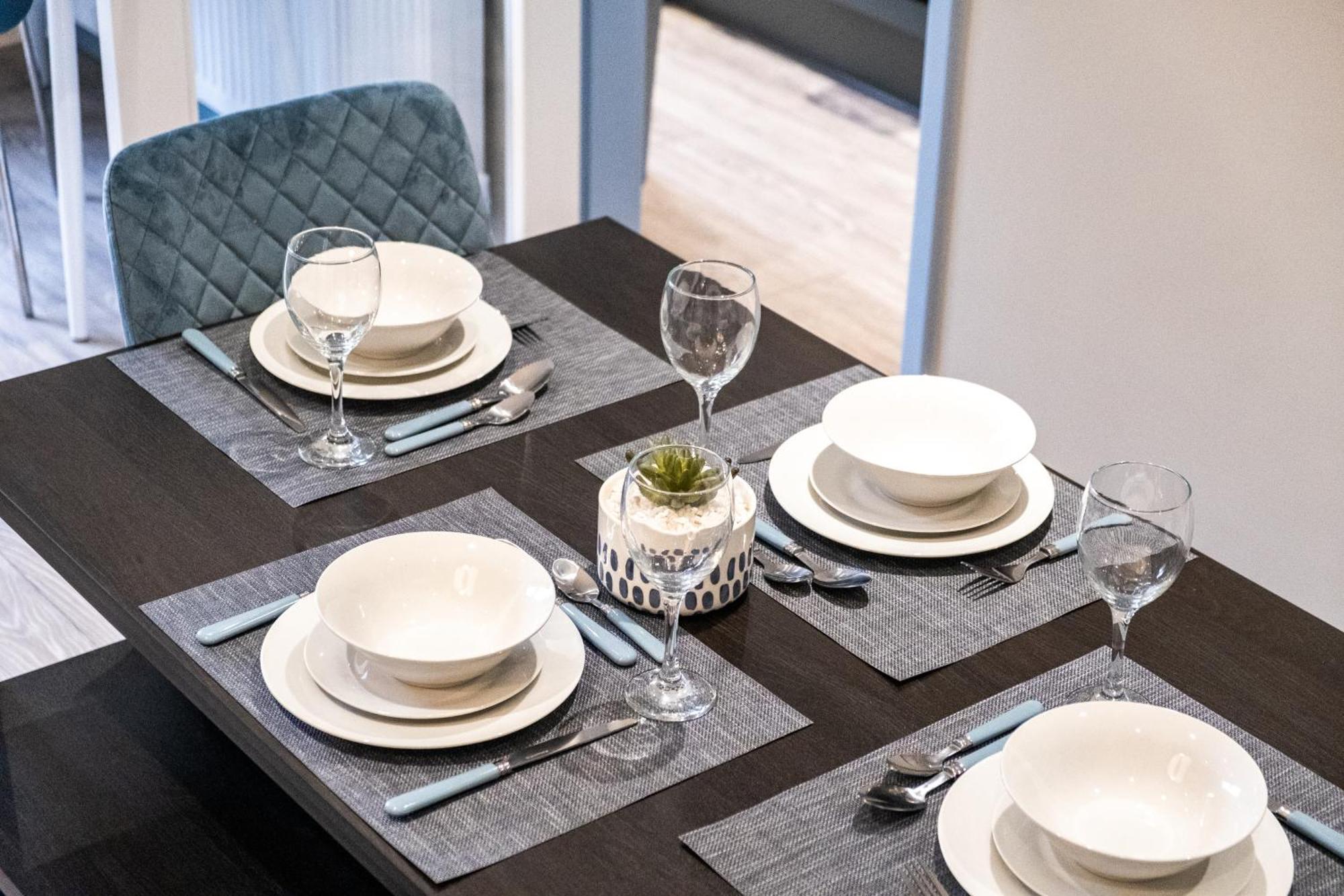 Mk 2-Bedroom Contractor'S Gem, 5 Beds, Sleeps 6, Free Parking ミルトン・ケインズ エクステリア 写真