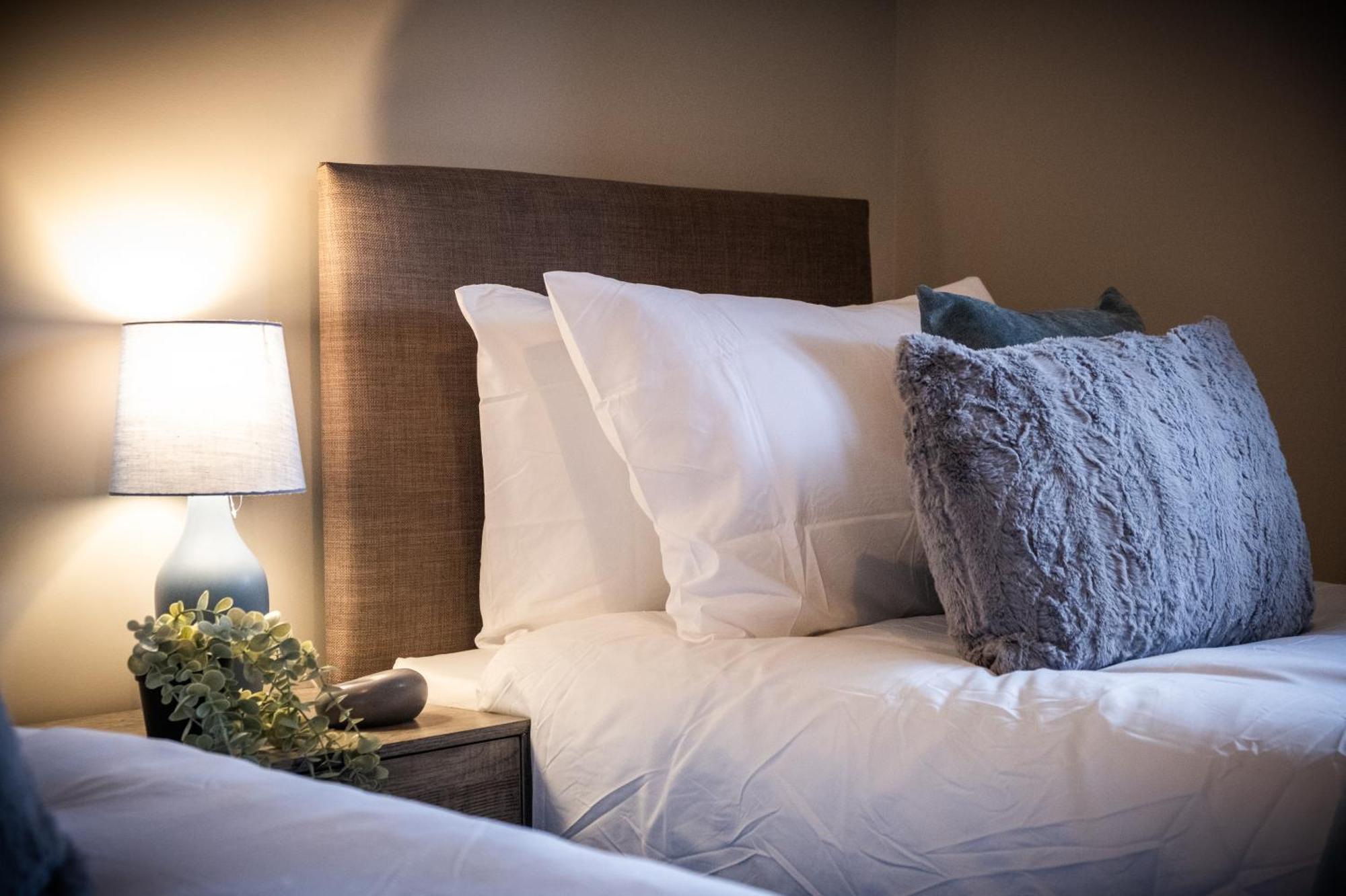 Mk 2-Bedroom Contractor'S Gem, 5 Beds, Sleeps 6, Free Parking ミルトン・ケインズ エクステリア 写真