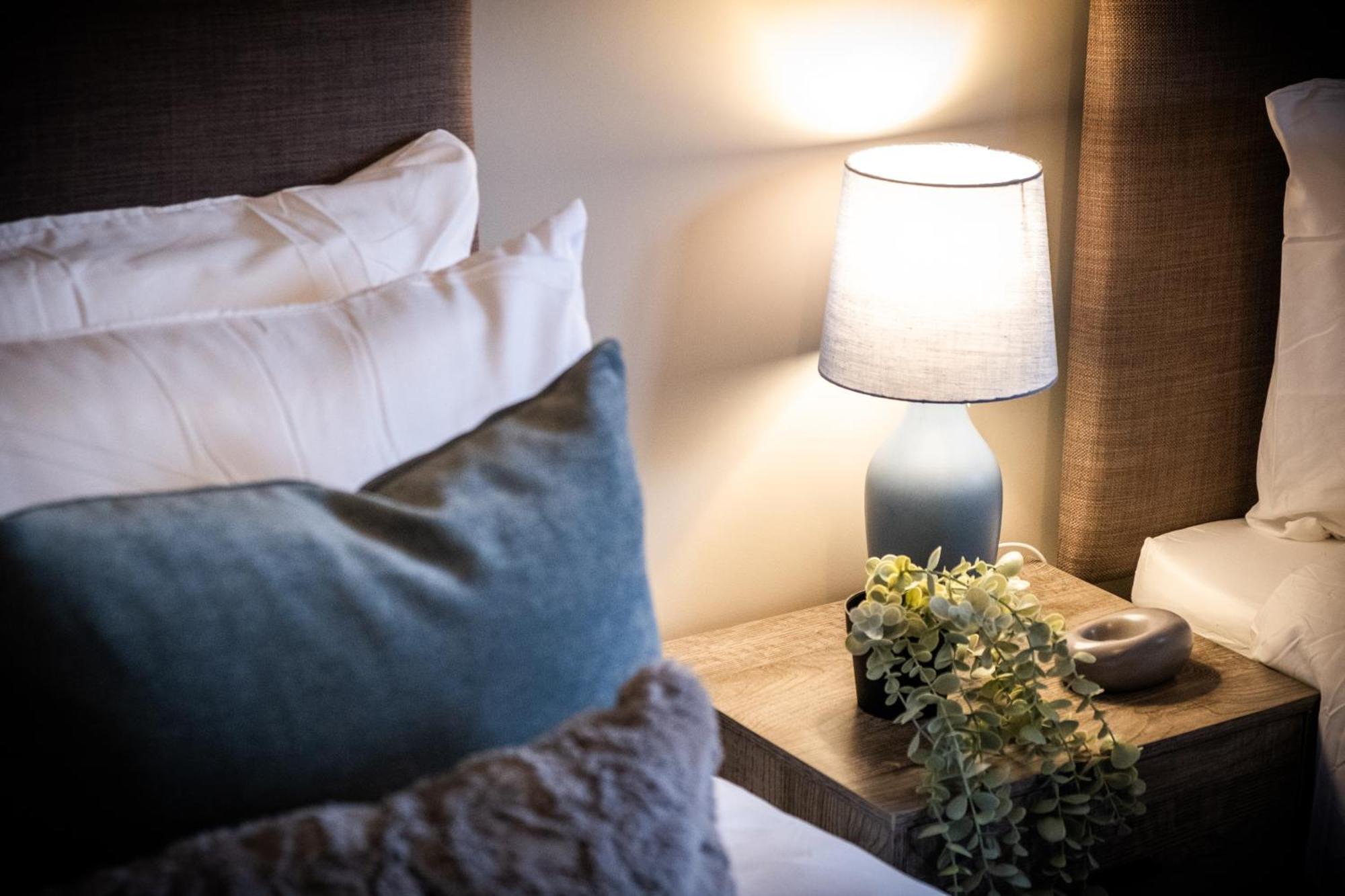 Mk 2-Bedroom Contractor'S Gem, 5 Beds, Sleeps 6, Free Parking ミルトン・ケインズ エクステリア 写真