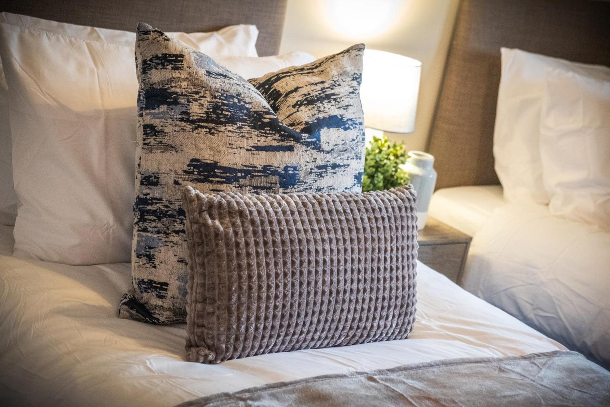 Mk 2-Bedroom Contractor'S Gem, 5 Beds, Sleeps 6, Free Parking ミルトン・ケインズ エクステリア 写真