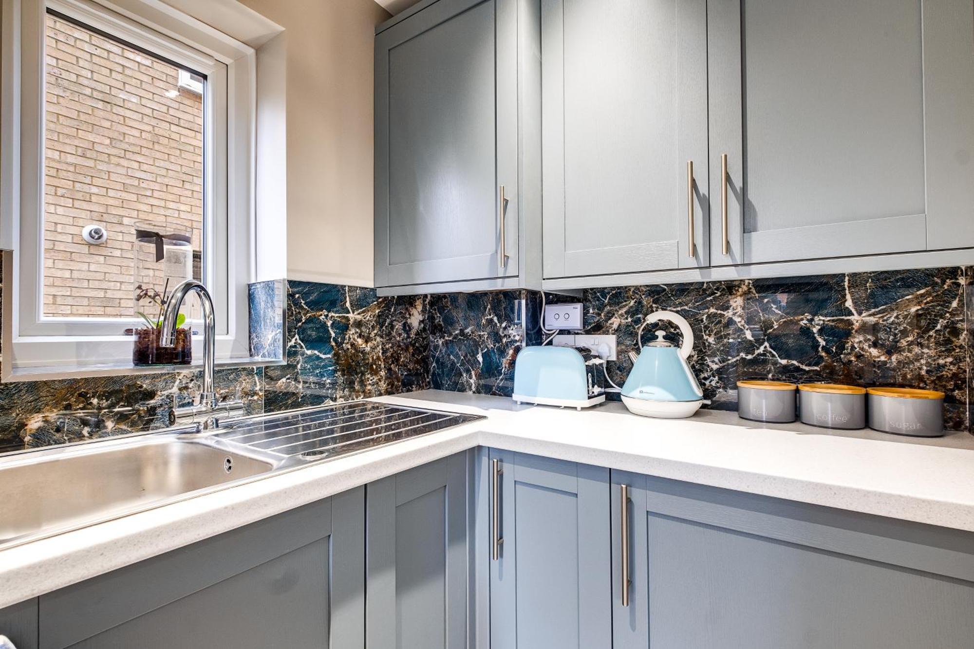 Mk 2-Bedroom Contractor'S Gem, 5 Beds, Sleeps 6, Free Parking ミルトン・ケインズ エクステリア 写真