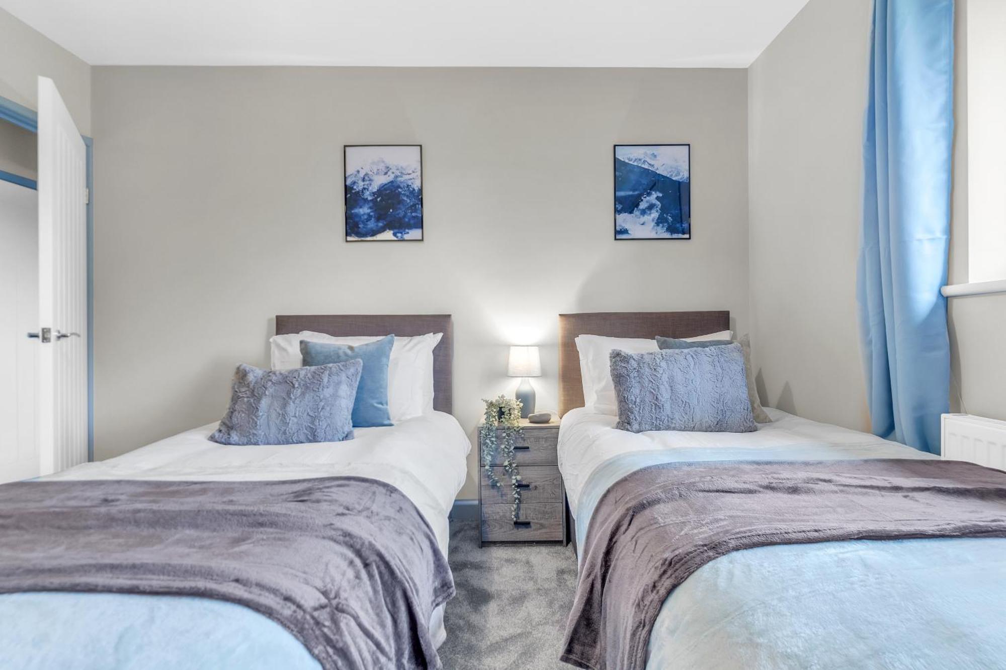 Mk 2-Bedroom Contractor'S Gem, 5 Beds, Sleeps 6, Free Parking ミルトン・ケインズ エクステリア 写真